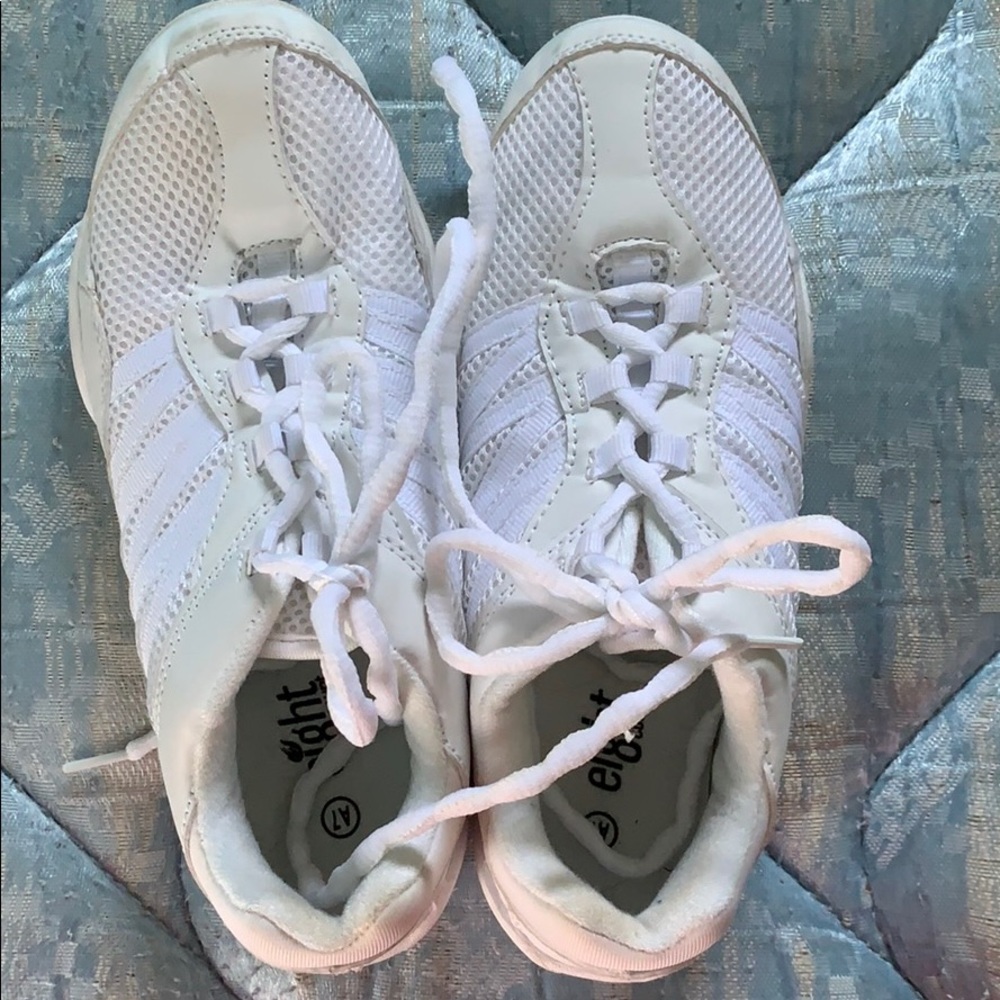 WHITE EIGHT COUNT CHEER SHOES